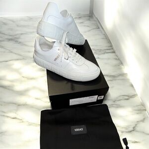 Versace Vitelli White Sneakers w/Box & dust bag!